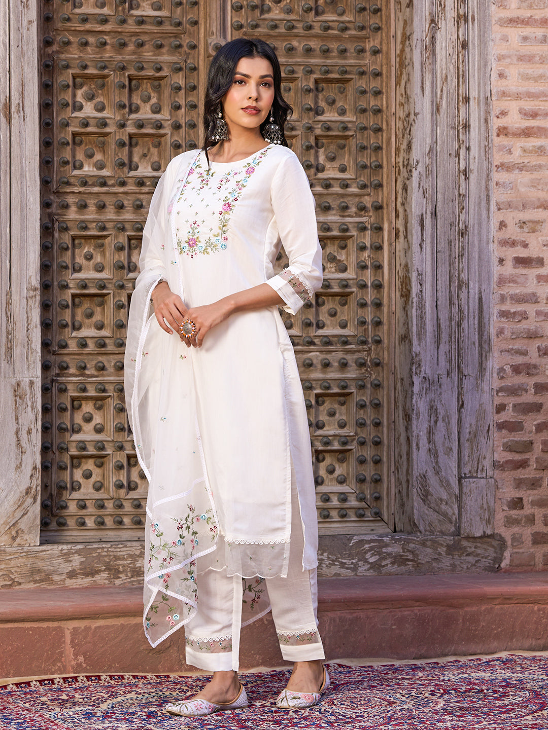 Sophisticated White Beautiful Chanderi Viscose Suit Set