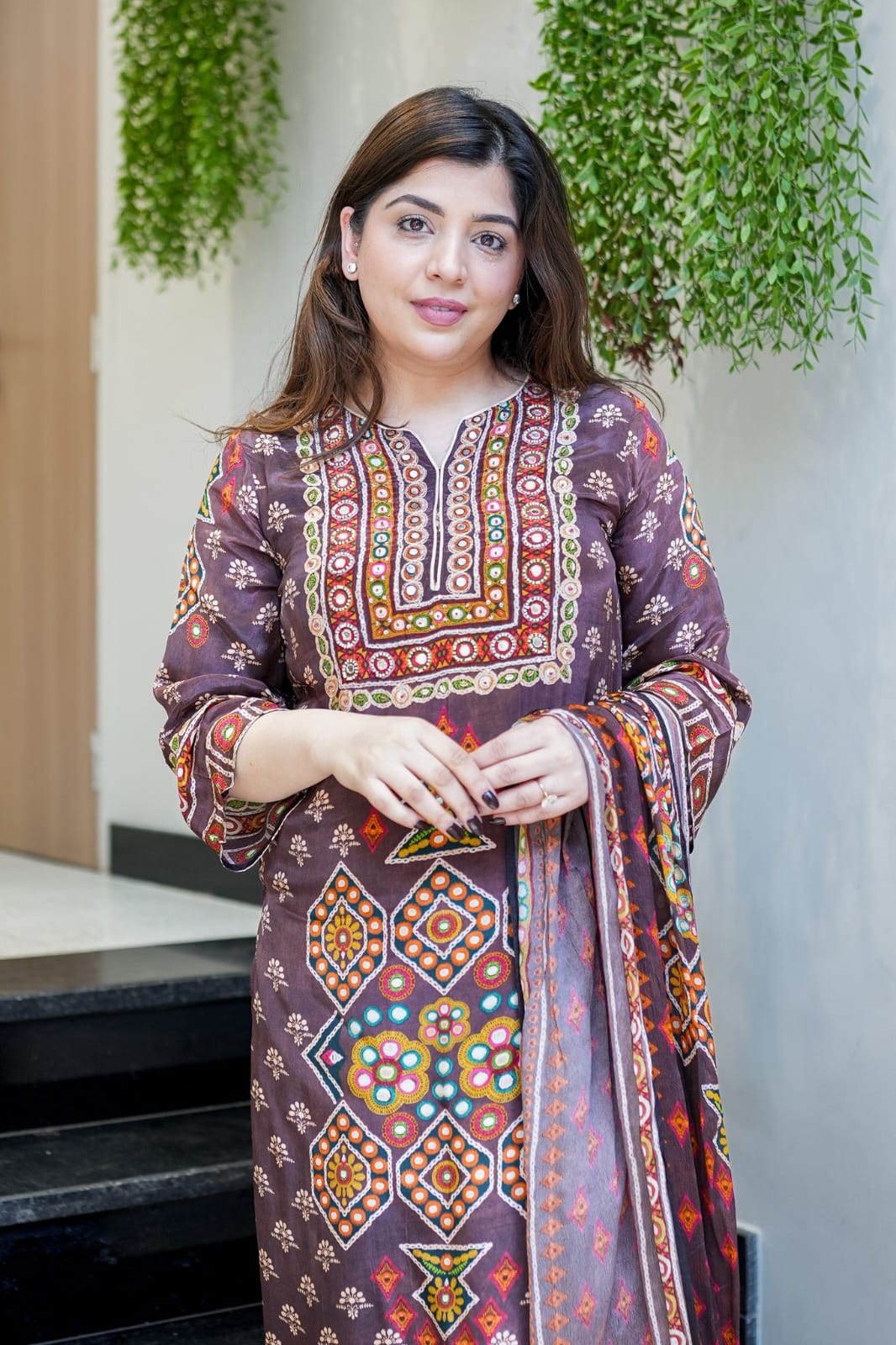 Delightful Pure Chinon Silk suit Set with handwork Neck