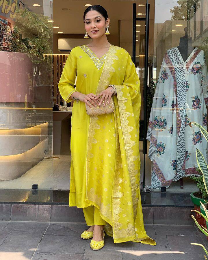 Extraordinary Viscose Chanderi Suit Set With Heavy Jequard Dupatta