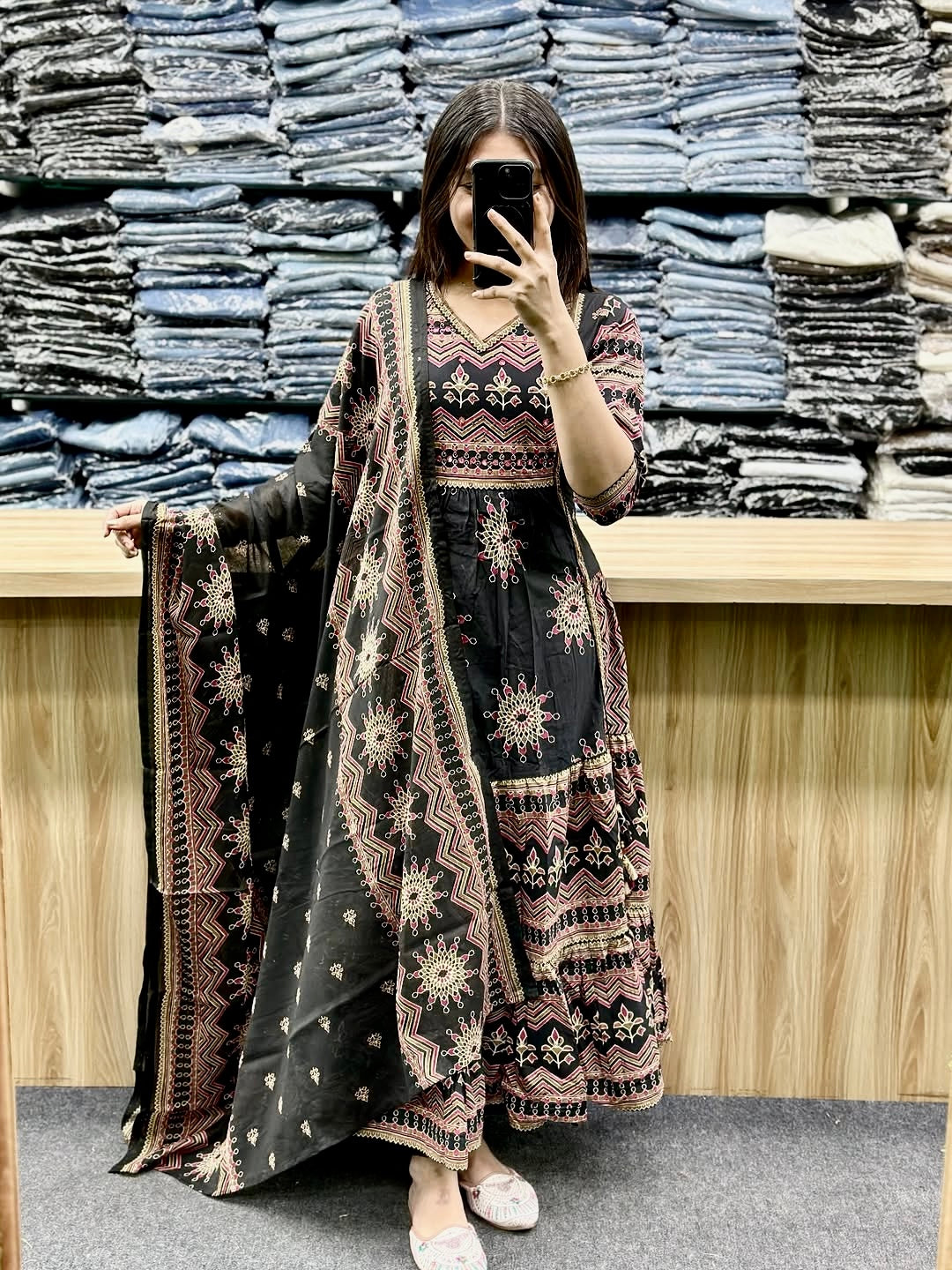 Very Delightful Pure Mul Cotton Traditional Print Suit Set
