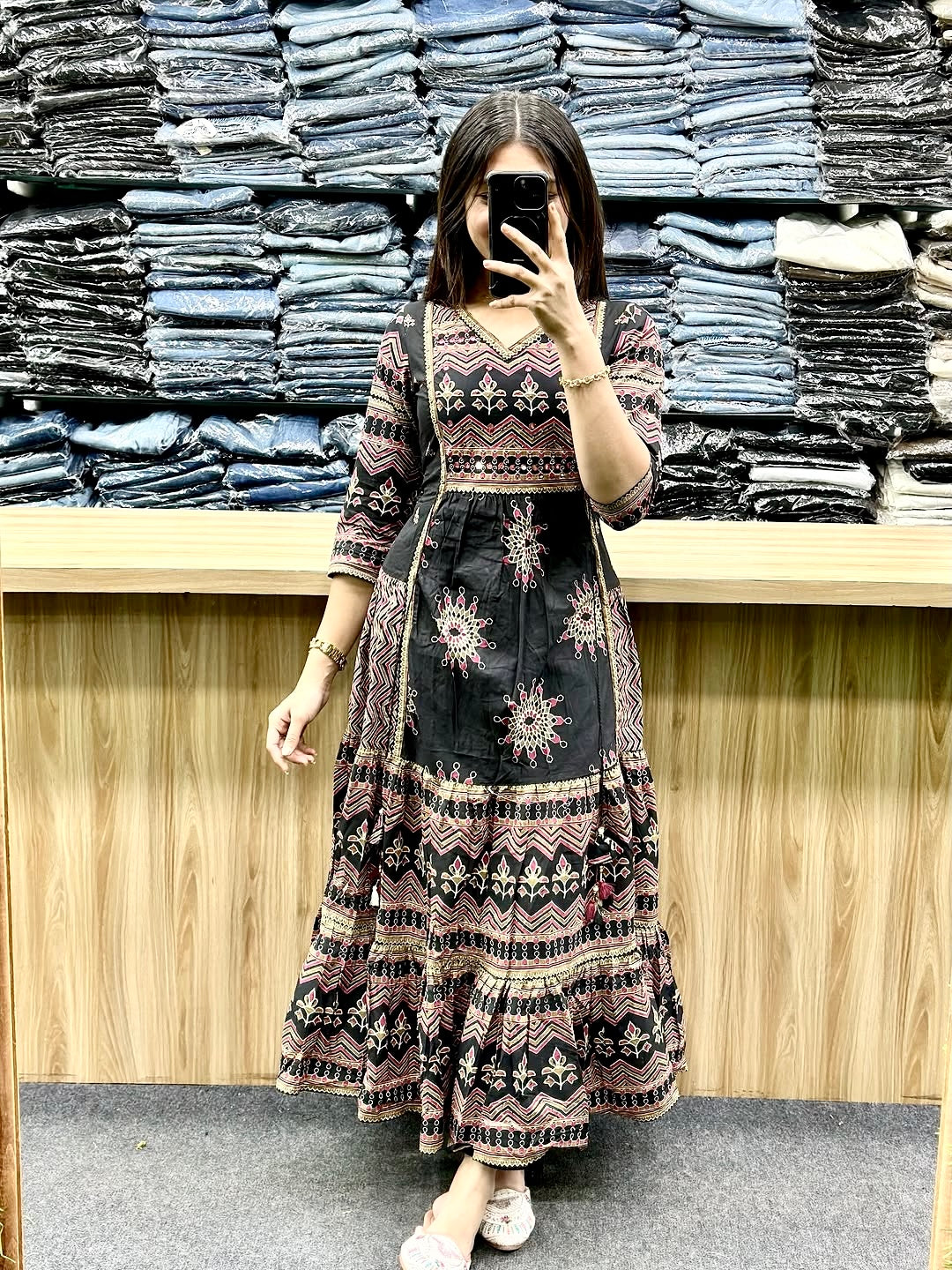 Very Delightful Pure Mul Cotton Traditional Print Suit Set