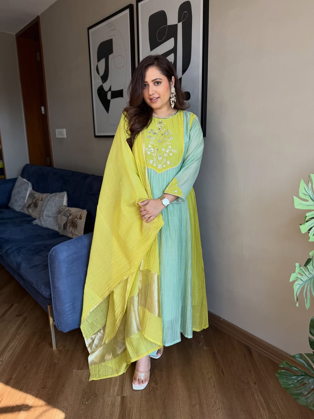 Very Beautiful Mul Chanderi Embroidery Suit Set