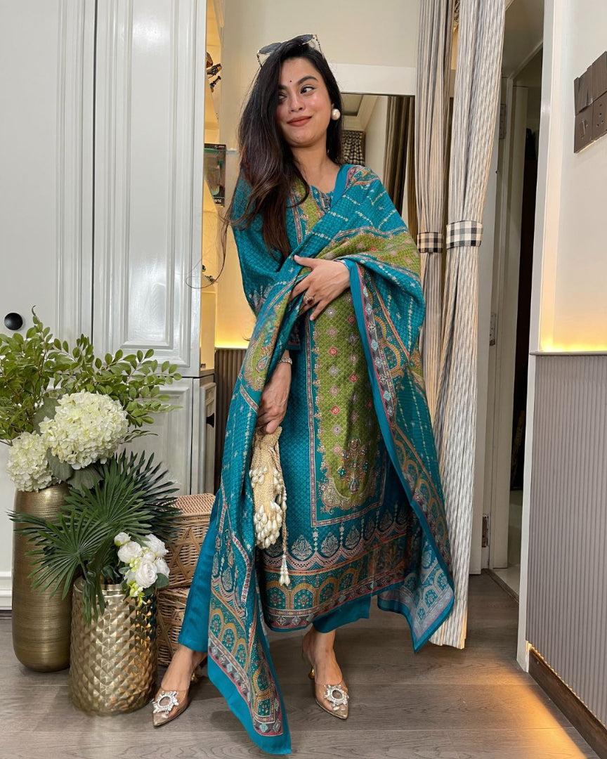 Very Attractive Muslin Fabric Printed Suit Set