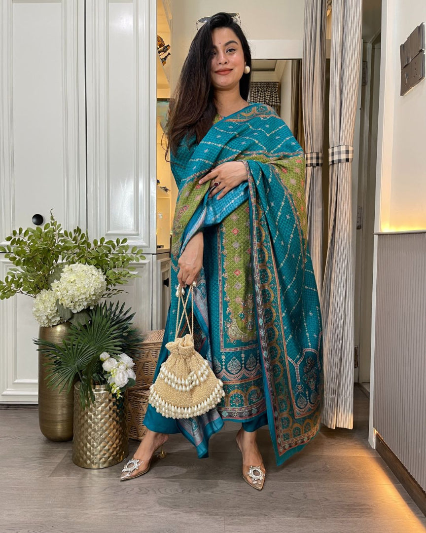 Very Attractive Muslin Fabric Printed Suit Set