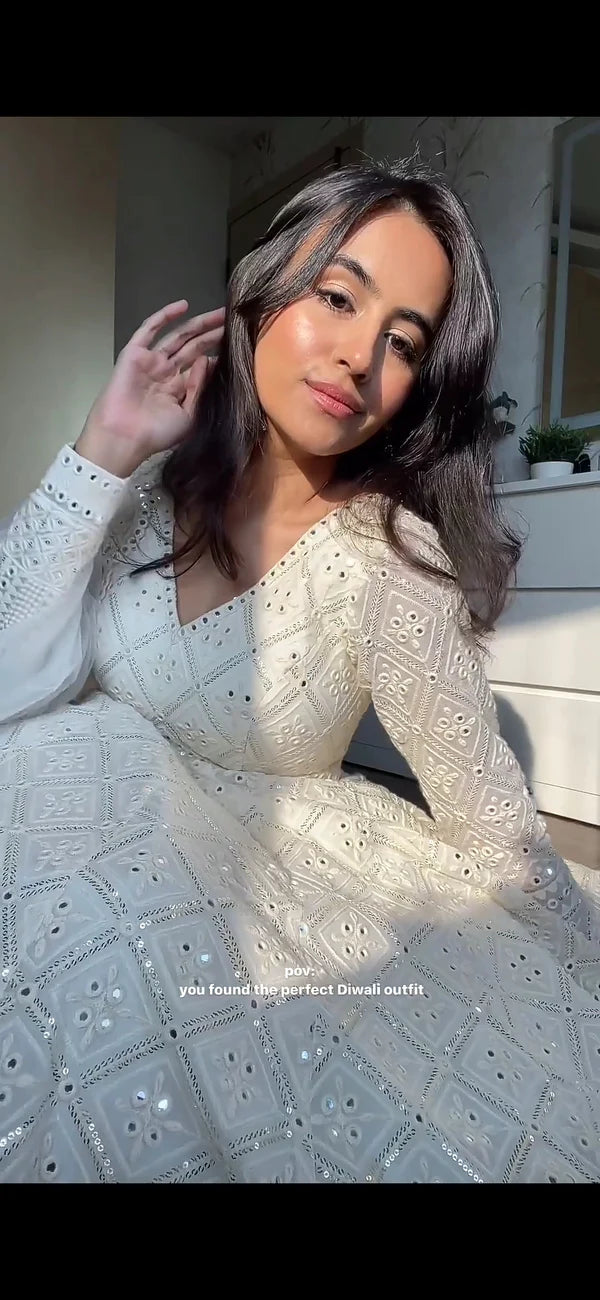 Aarti Lakhnavi Embroidery Work Anarkali Suit Set