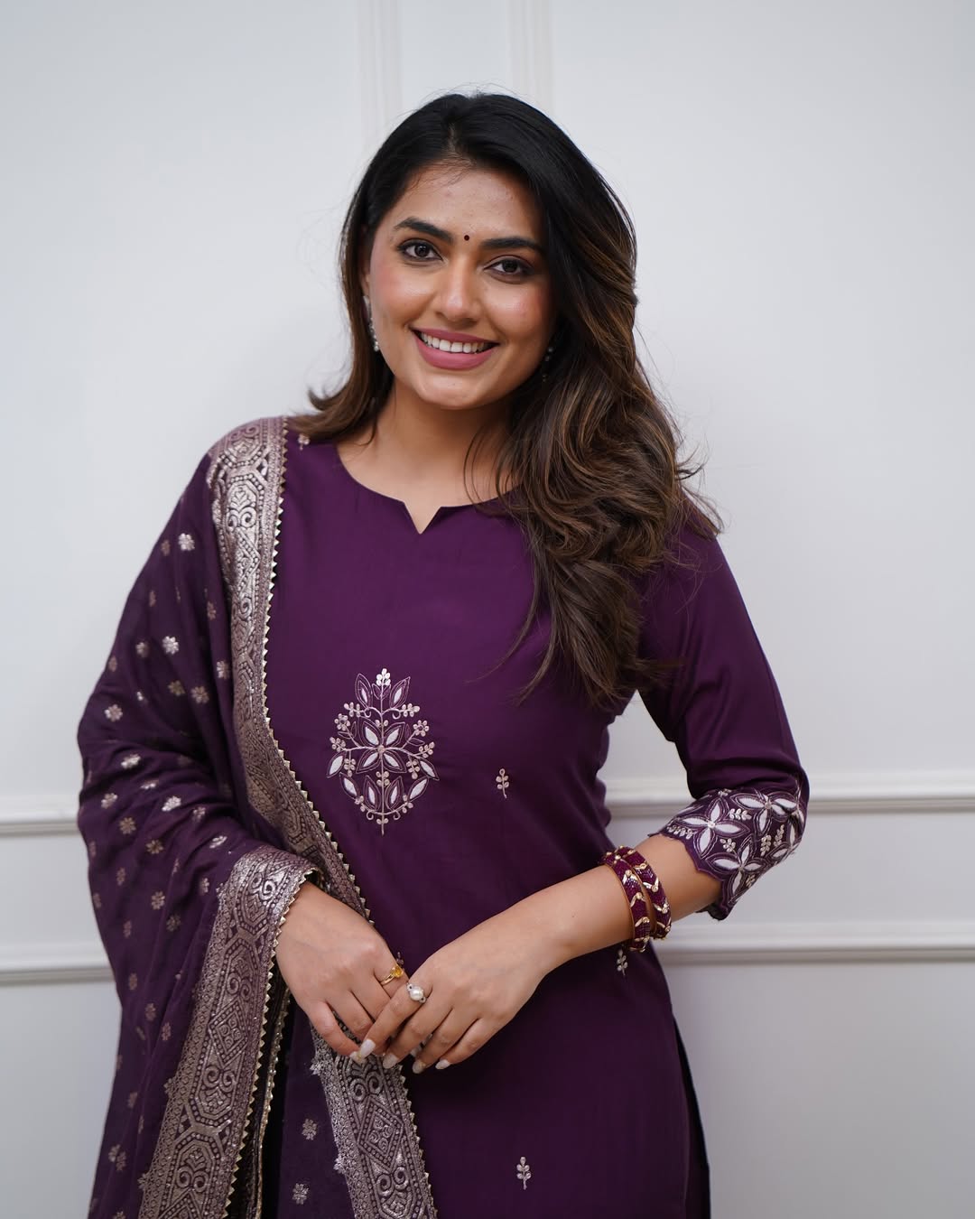 Very Stunning Chanderi Silk Embroidery Suit Set